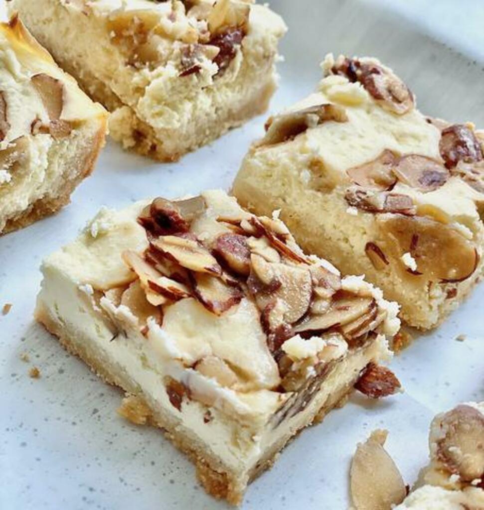 Low-Carb Almond Cheesecake Bars